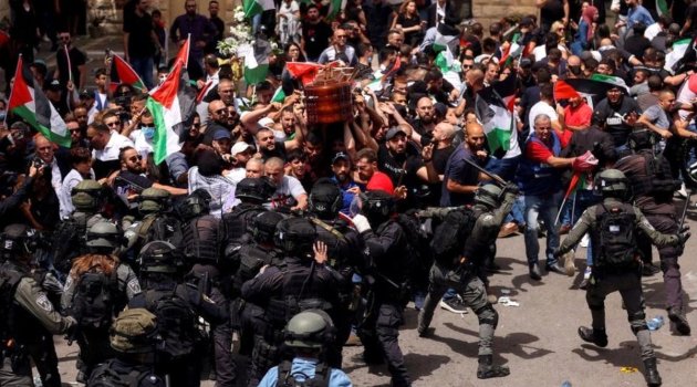 Şirin Ebu Akile: Vatikan'dan İsrail polisinin Al Jazeera muhabirinin cenazesinde düzenlediği saldırıya tepki - Haberler