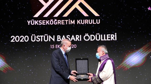YÖK 2020 Üstün Başarı Ödülü Atatürk Üniversitesi'nin